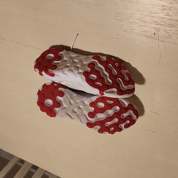 Nike Reacts 8.5W - Picture 4 of 6
